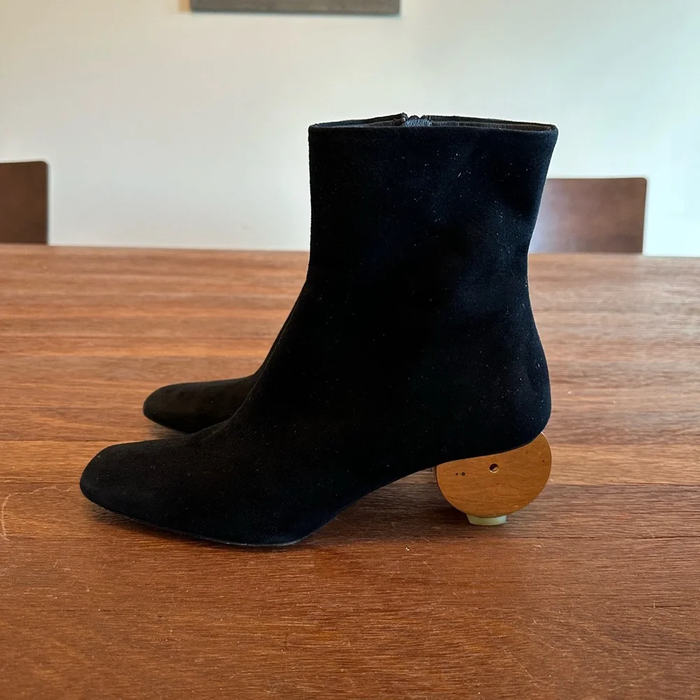 Neous Black Suede Ankle Boots Sculptural Gold Heel Size 38.5